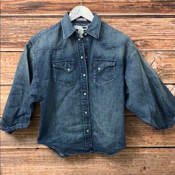 Levi's Tops - Levi’s• Pearl Snap Button Down With Balloon Sleeve